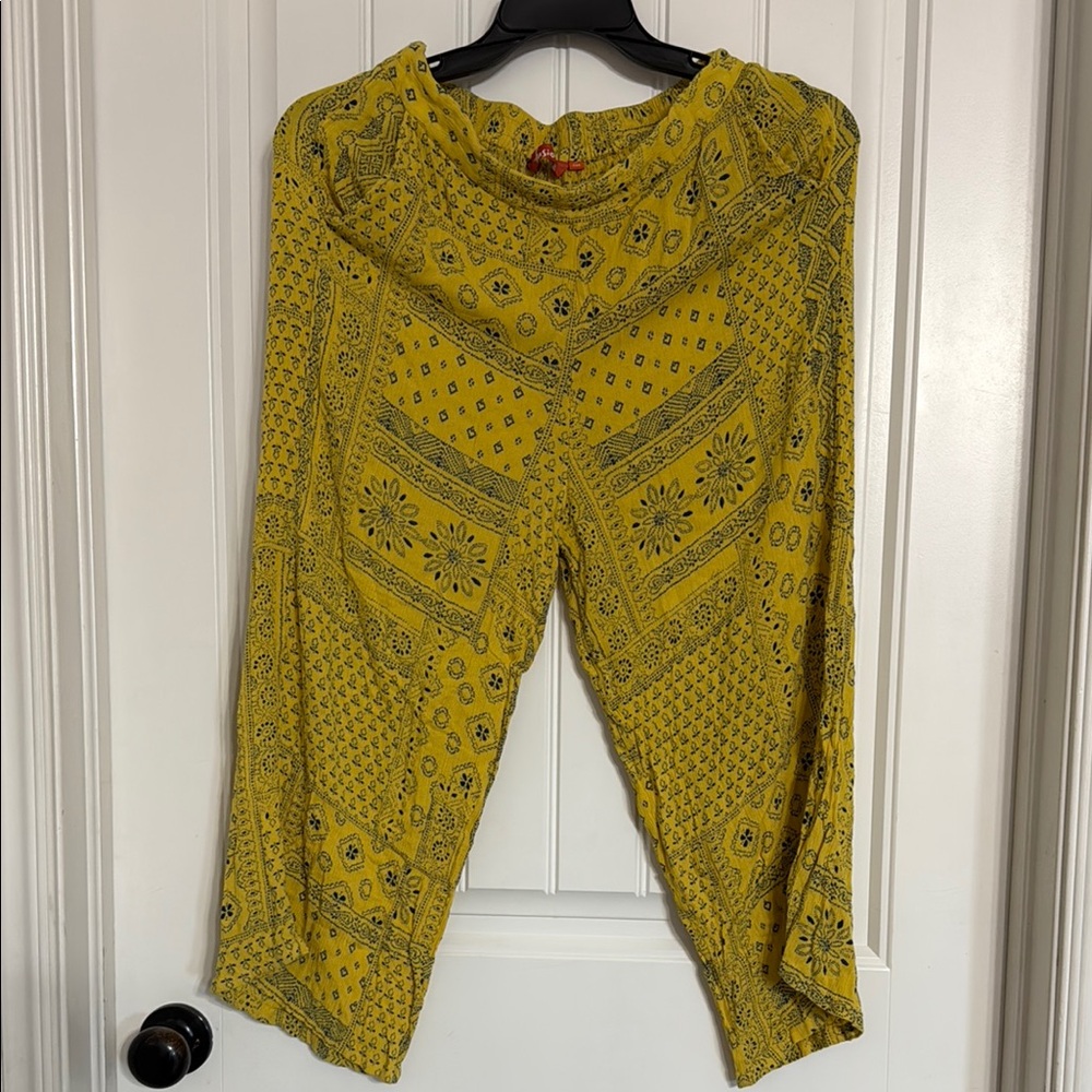 Mineral Fusion Mustard Patterned Cropped Pants